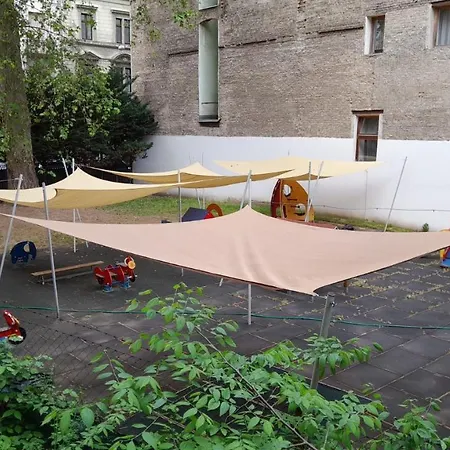 Heroes Square & City Park Thermals Apartment Budapest