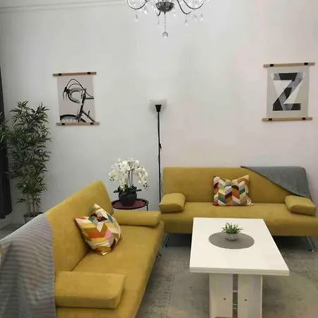 Urban Oasis: Spacious Modern Retreat With Netflix And New York Cafe Proximity Apartment *