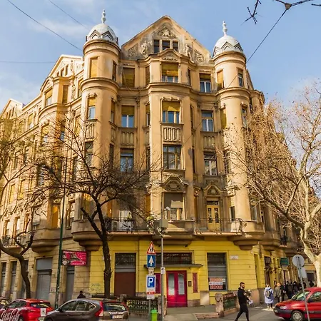 M13 Rustic Stylish With King Bed & Friendly Host Apartamento Budapest