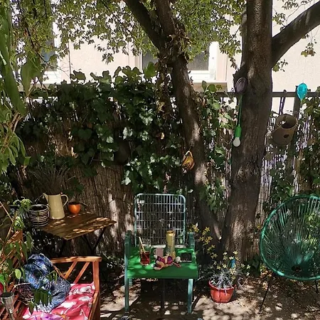 Flat In Historic With Your Own Private Garden, Near City Park Apartment Budapest