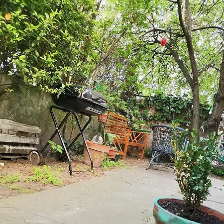 Flat In Historic With Your Own Private Garden, Near City Park