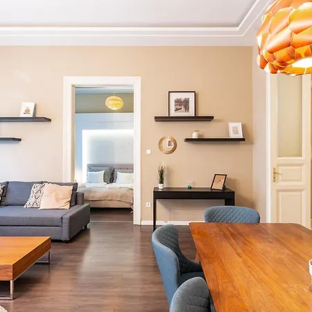 公寓 Spacious Luxury At The Heart Of