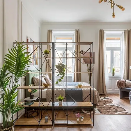 Luxurious Art Deco In The Heart Of Apartment Budapest