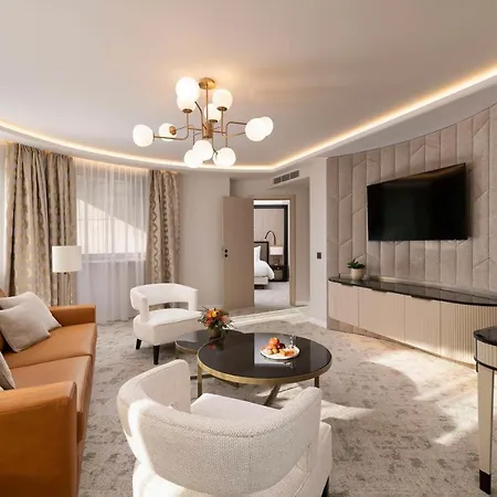 Hotell Kempinski Corvinus 5*