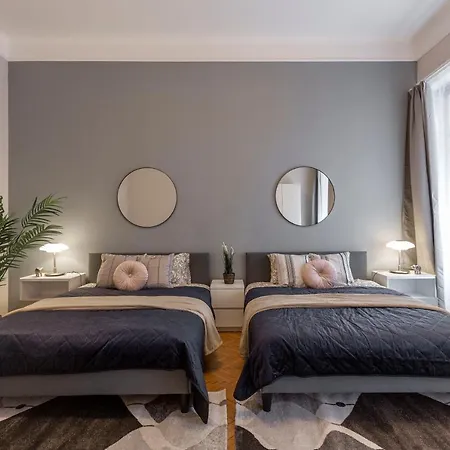 Apartment Spacious & Cozy Downtown With Balcony *