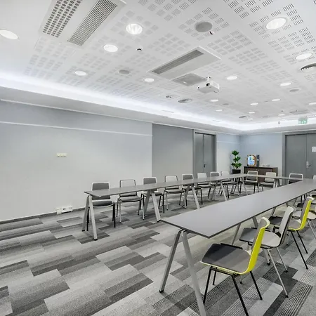 Отель Mercure Castle Hill 4*