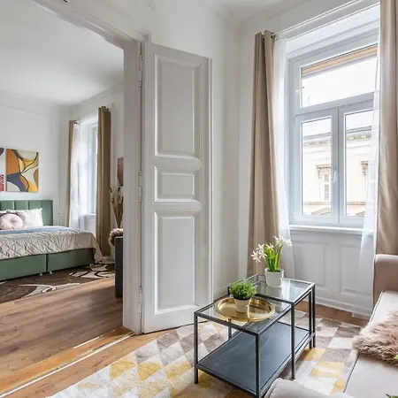 Luxurious Art Deco In The Heart Of Apartment