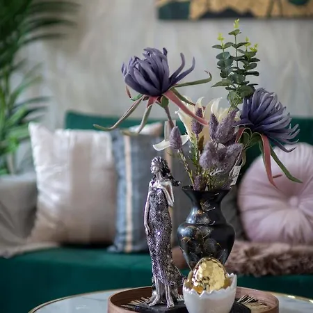 Luxurious Art Deco In The Heart Of
