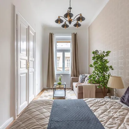Luxurious Art Deco In The Heart Of Budapest