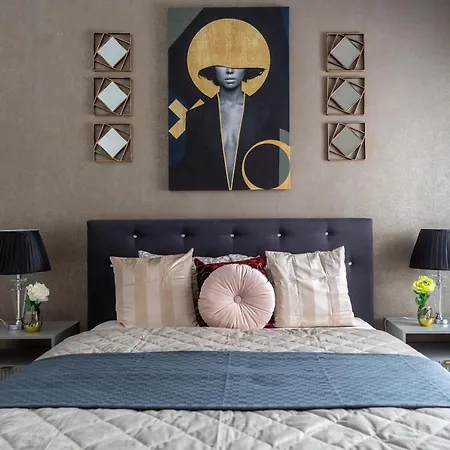 Luxurious Art Deco In The Heart Of Budapest