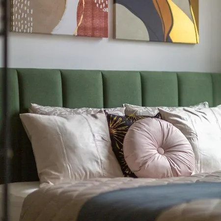 Luxurious Art Deco In The Heart Of *