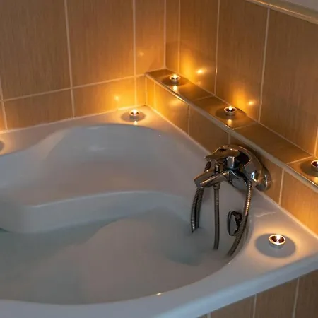 Spacious And Bright Flat Between Airport & Center Apartment Budapest