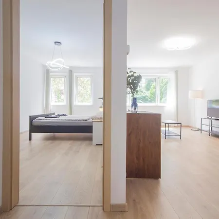 Spring House With Free Private Parking