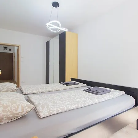 Spring House With Free Private Parking *