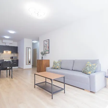 Apartment Spring House With Free Private Parking