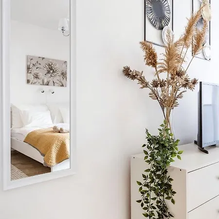 Stylish And Cozy Studio In The Heart Of The City דירה *
