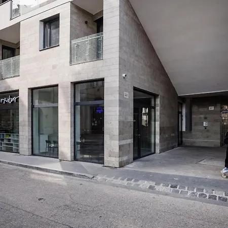Stylish And Cozy Studio In The Heart Of The City דירה *