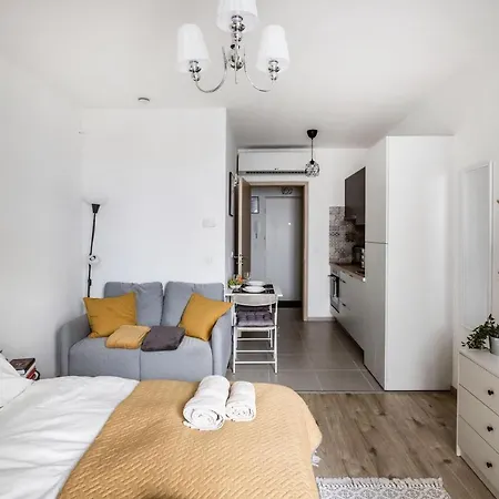 Apartment Stylish And Cozy Studio In The Heart Of The City