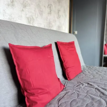 Elegant Rooftop Studio With Shared Terrace And Jacuzzi Apartment *