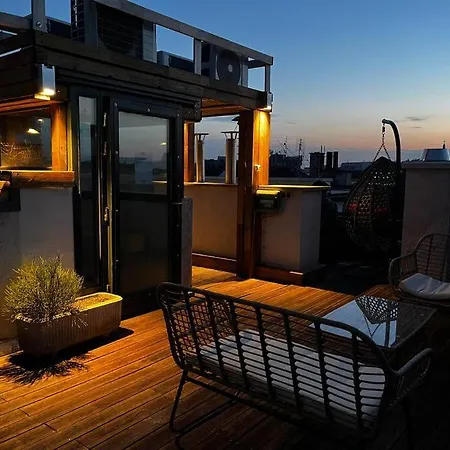 Apartment Elegant Rooftop Studio With Shared Terrace And Jacuzzi *