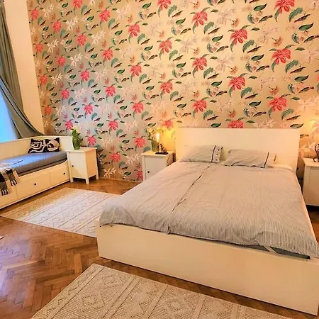 Travelers Award Winning Place In The Heart Of Kamilla *