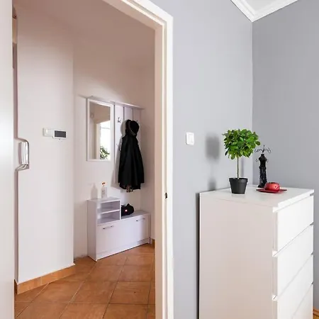 Apartment Spacious And Bright Flat Between Airport & Center Budapest