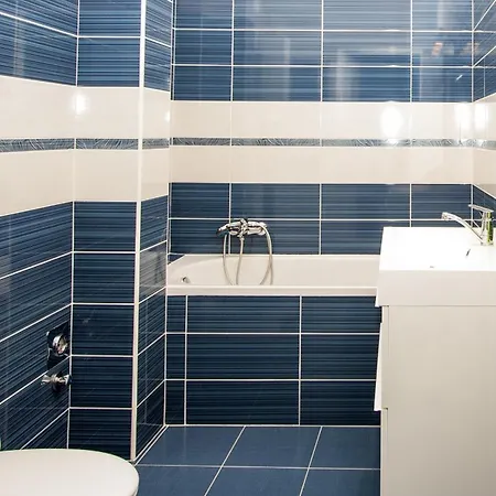 Apartment Centre With 3 Bathrooms Budapest