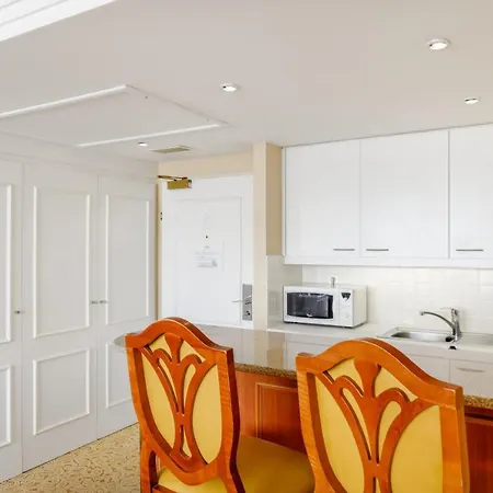 Hotel Millennium Court, - Marriott Executive