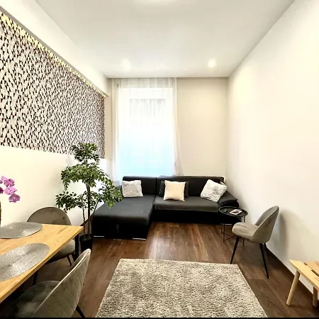Wonderful Design In The Centre Appartamento Budapest