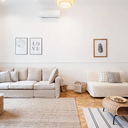 Sassy Lee Apartment