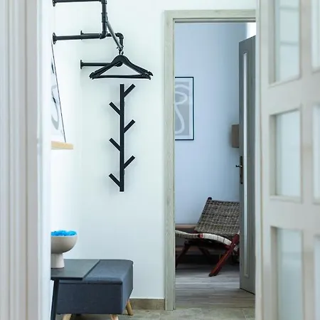 Center With Balcony Apartment *