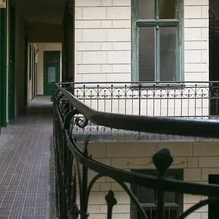 Pensionat Wesselenyi Near Gozsdu Udvar