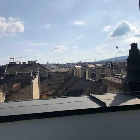 Luxury Cozy 2 Bdr Downtown Apt.5 * Budapesta
