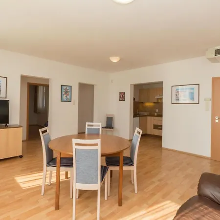 Premium Aparthotel 3*
