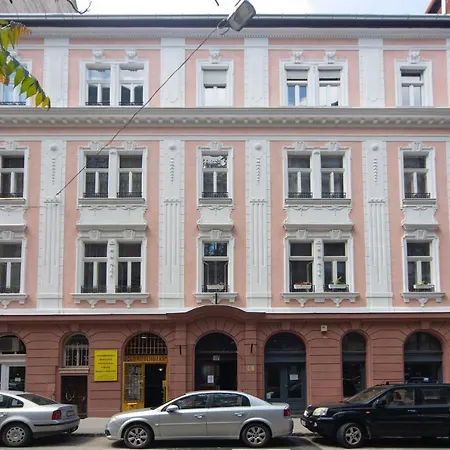 Cosy With Airconditioner * Budapest