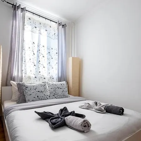 Spacious And Bright Flat Between Airport & Center * בודפשט