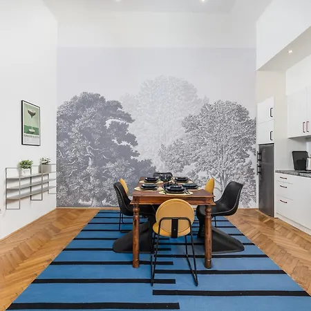 Center With Balcony Apartment