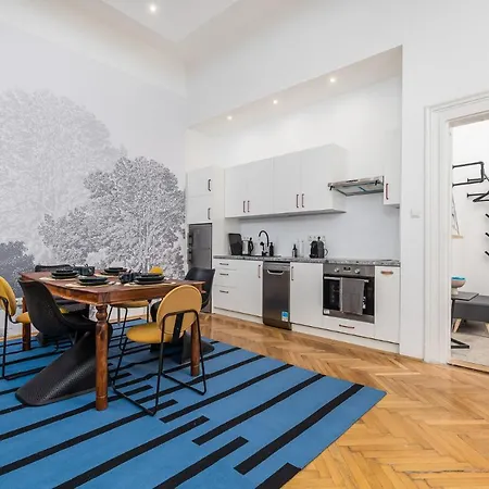 Center With Balcony Apartment