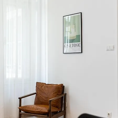 Center With Balcony Apartment Budapest