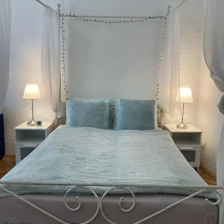 Apartment Downtown W18