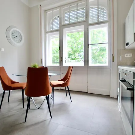 Standard By Hi5 - Kecskemeti Street Apartment *
