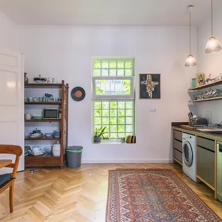 Bright & Spacious Loft With Basilica View דירה