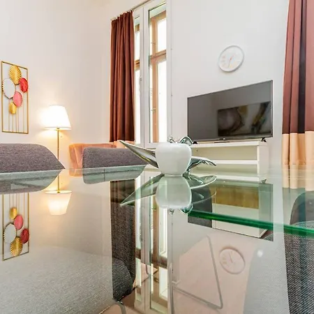 Appartement Gozsdu Charming By Newave