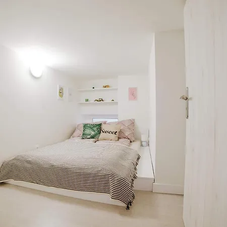 Apartment Comfy At New York Cafe With Aircon Budapest