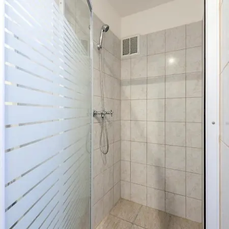 Mehdi 2 Apartment *