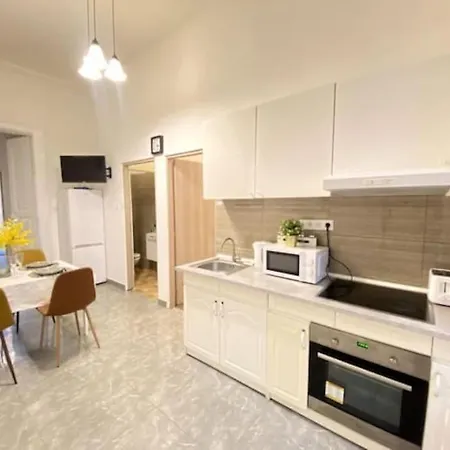 西火车站舒适3间客房 Apartment Budapest