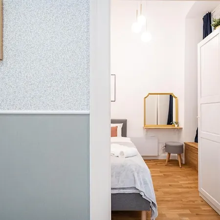 Sunset Treasure 3-bdr Apartment