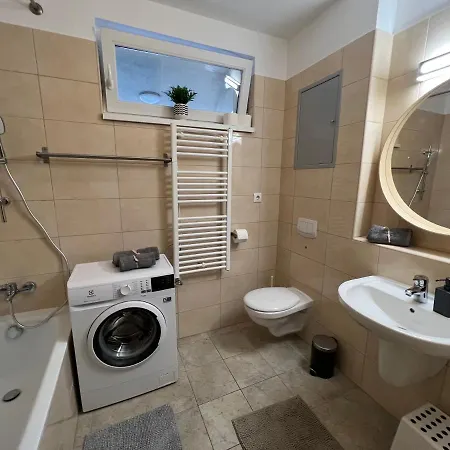 Apartman Akacfa 26 *