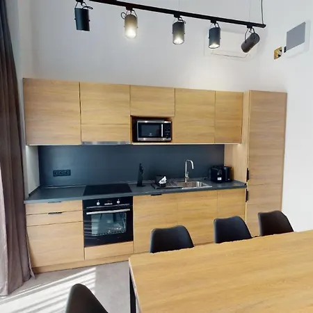 Apartment In 10 *