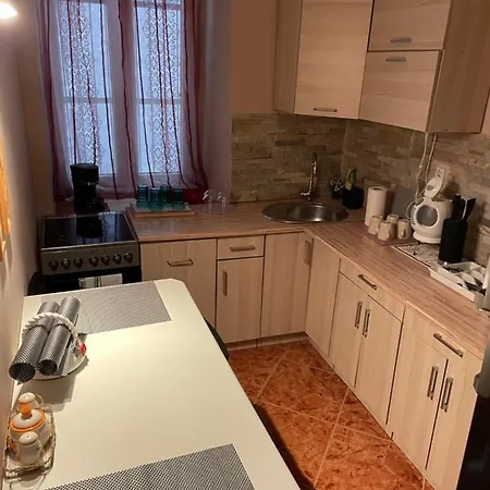 Clark Apartman **